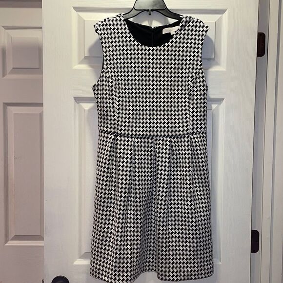 LOFT Dresses & Skirts - ✨Ann Taylor Loft Houndstooth sleeveless dress